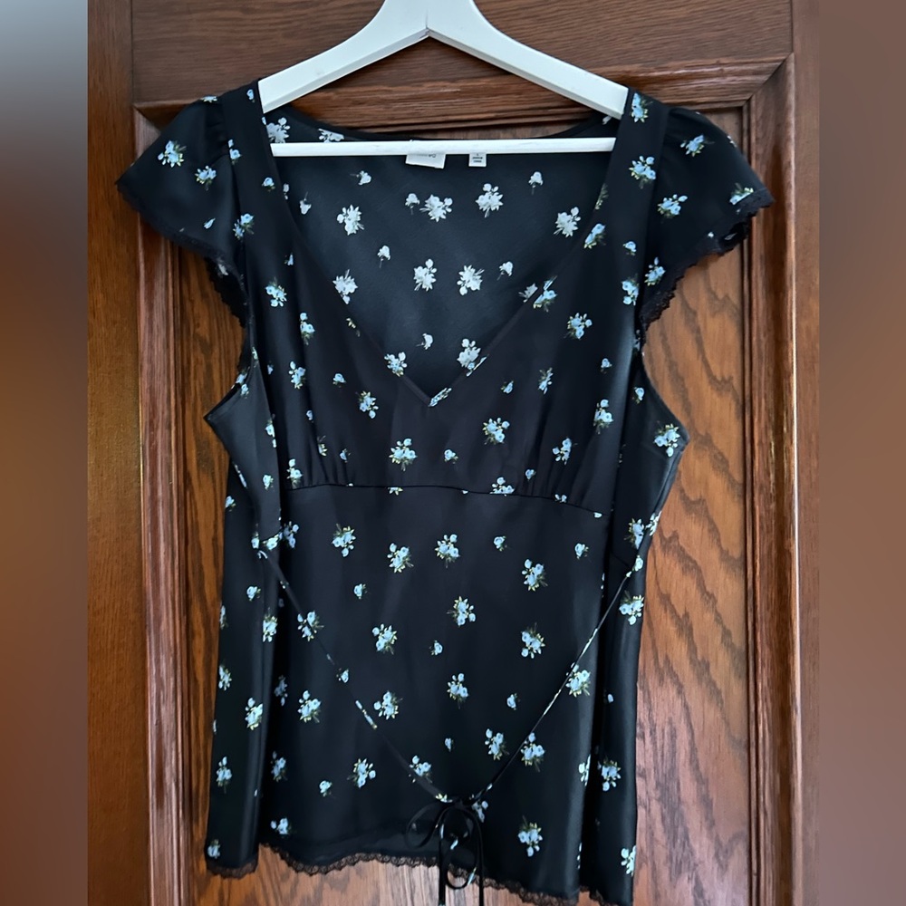 Wilfred Black Floral Top